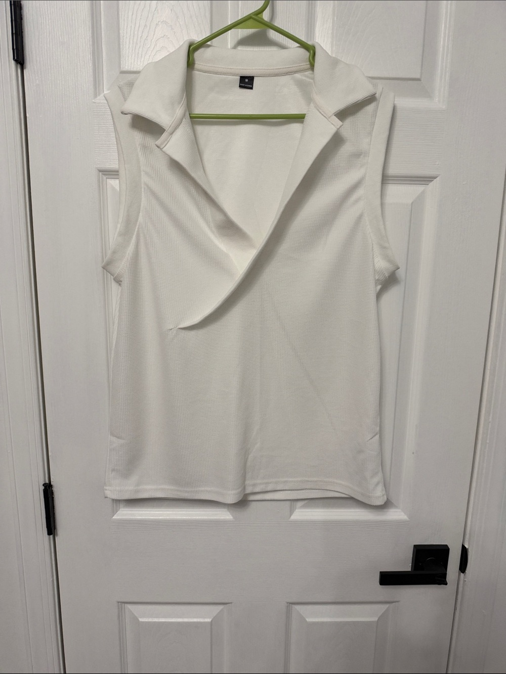 SHEIN White Sleeveless Collared V-Neck Tank